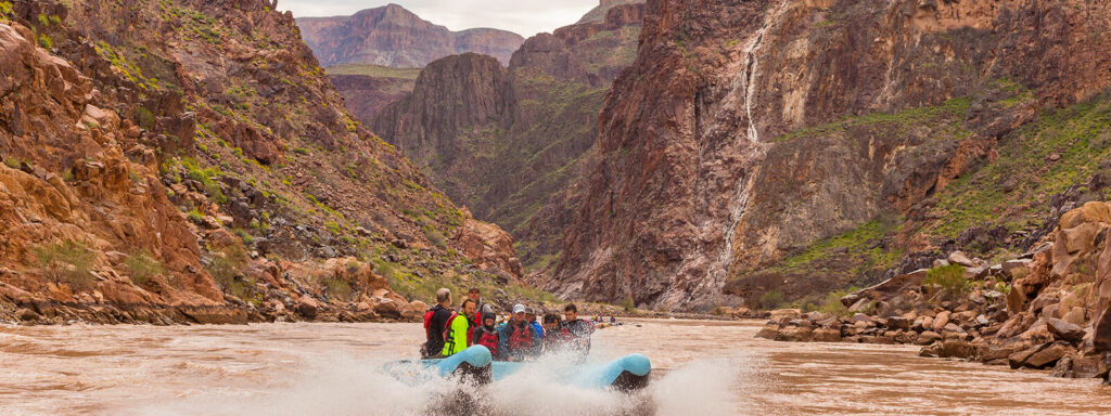 Rafting sur le fleuve Colorado avec les Hualapai River Runners Grand Canyon White Water Rafting